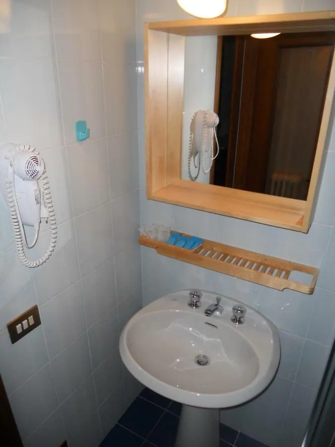The Silence Holiday Apartment Lezzeno Italië